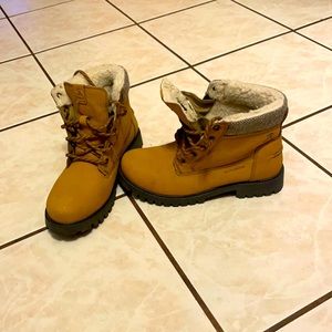 Women’s Kamik boots